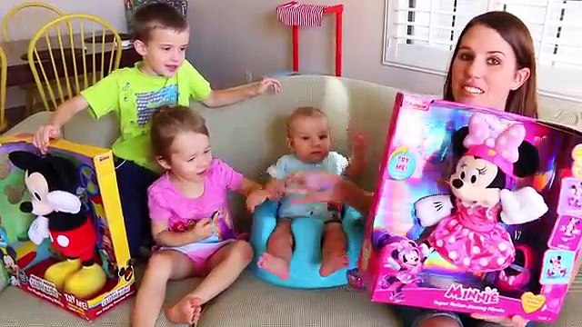 Minnie Mouse & Mickey Mouse Clubhouse Hot Dog Dance & Roller Skating Dolls Surprise Toys Game Play