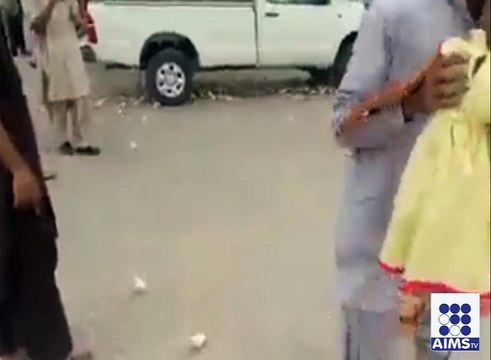 پولیس کانوائی پر چوزوں نے حملہ کردیا