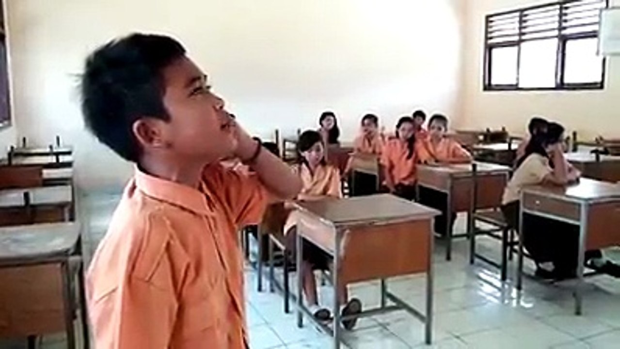 world beautifull azan by a boy