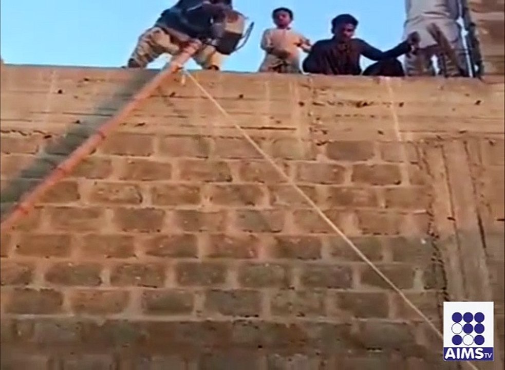 مزدوروں نے اپنا کام آسان کرنے کے لئے انوکھی جگاڑ نکالی