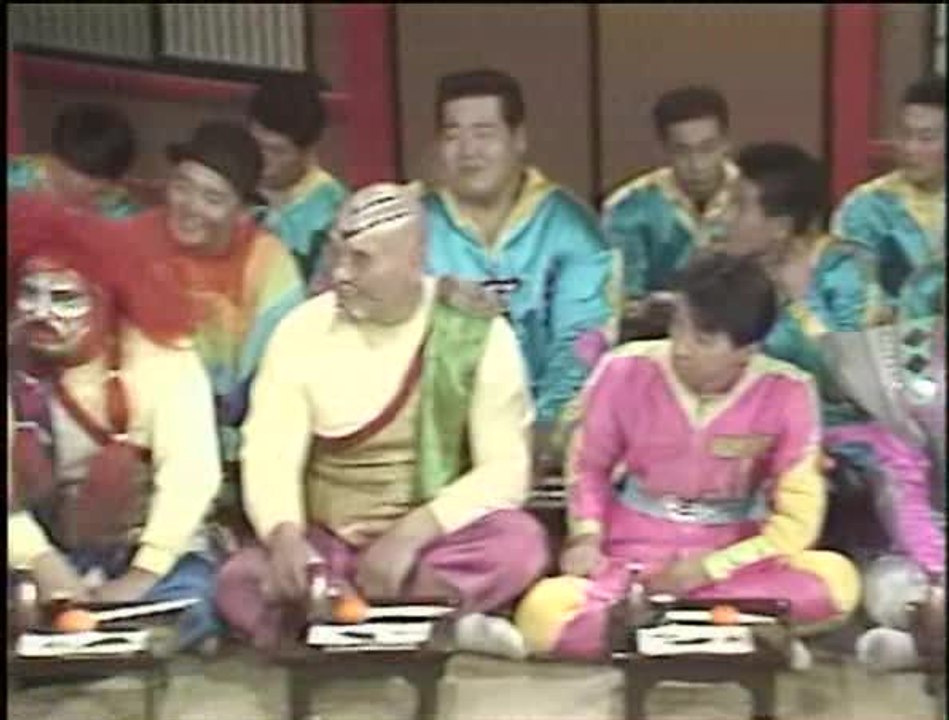 Most Extreme Elimination Challenge - S 3 E 9 - Novelty and Gift Industry vs. The Death Industry