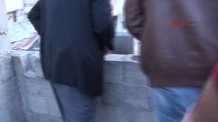 Adana Duvar Yazısıyla 'Torbacı' Arıyorlar