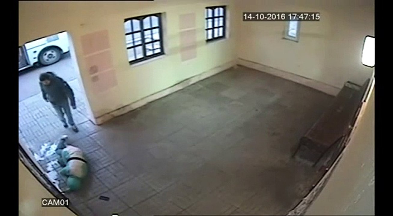 Süper Kahraman Misali Olaya Müdahil Olan Abi