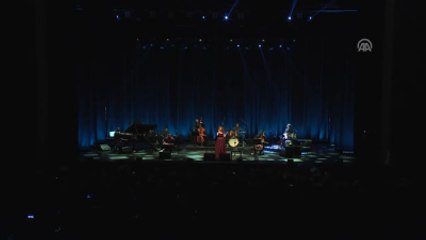 Lena Chamamyan, Hayranlarıyla Buluştu