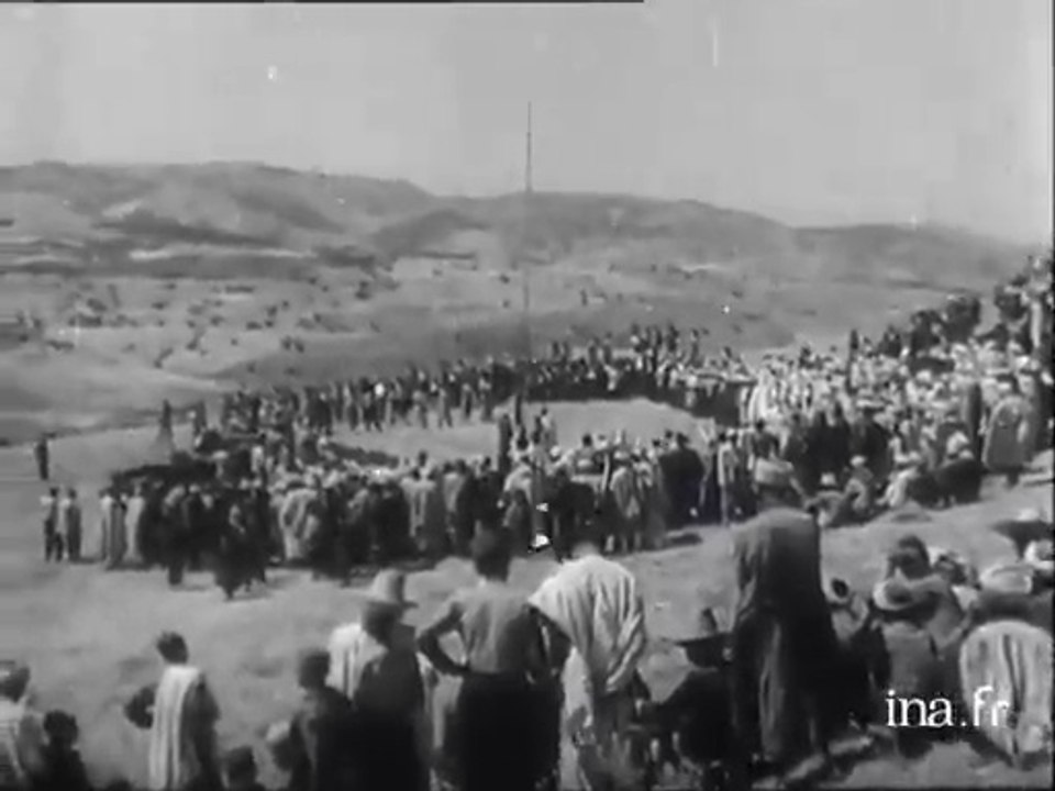 Ralliement massif des villageois à Palestro contre les exactions du F.L.N