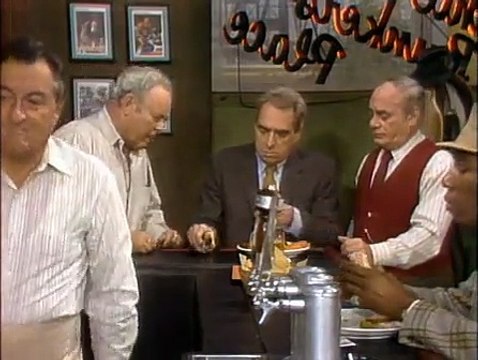 Archie Bunkers Place S1 E20 - Archie Fixes up Fred