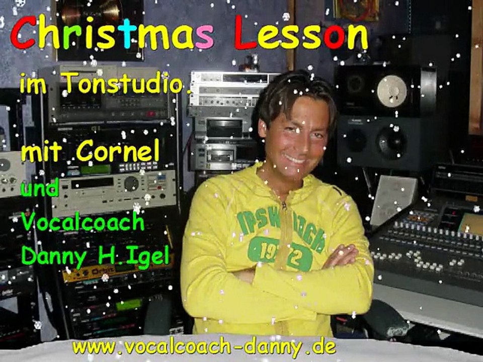 SÄNGER CORNEL MIT VOCALCOACH  DANNY IGEL IM TONSTUDIO.