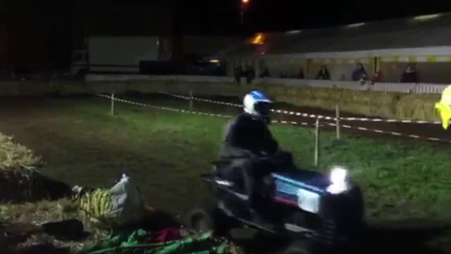 Course de tracteurs tondeuse à l'Escaillère (Chimay)