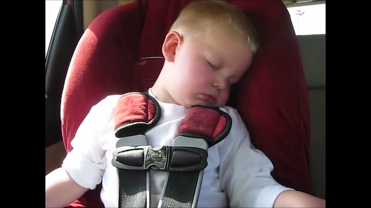 Ce gamin est fou et il veut sa glace!