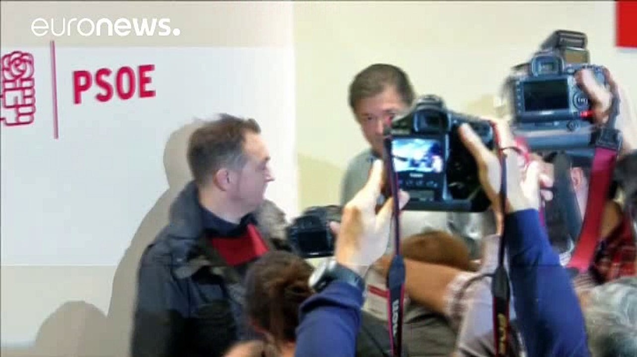 İspanya'da Sosyalist Parti, Rajoy'a başbakanlığın yolunu açacak