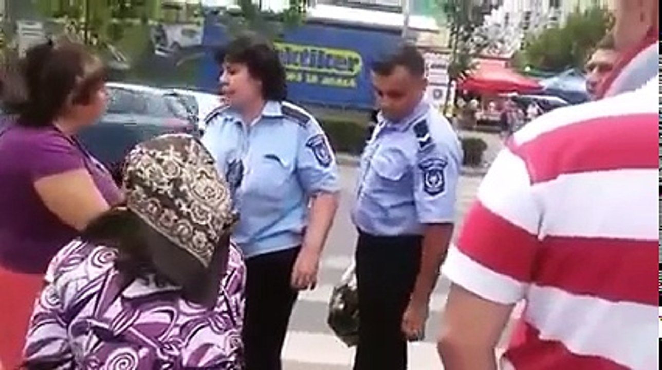 Batrana care vindea patrunjel asaltata de politie