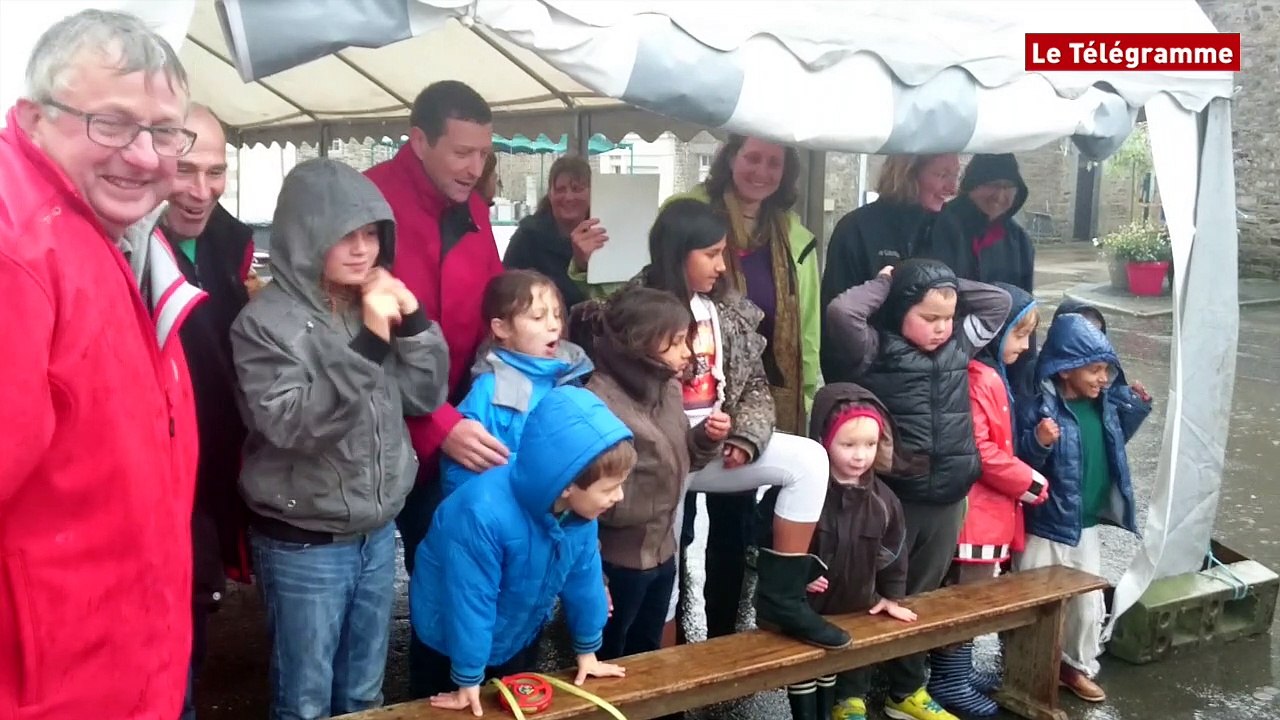 Ploëzal (22). Cracher de châtaignes : les enfants n'ont pas craché sur le concours !