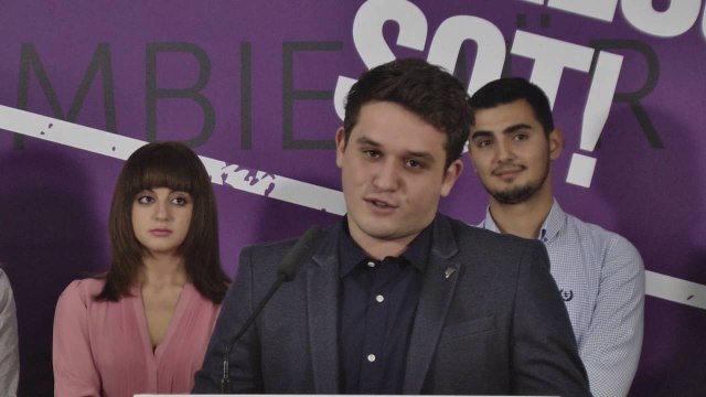 Report TV - Eljo Hyska kryetari i ri i Forumit Rinor Eurosocialist të Shqipërisë