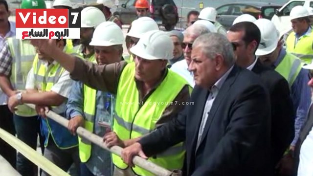 محلب يتفقد مشروع قناطر أسيوط الجديدة ويطالب بزيادة معدلات العمل