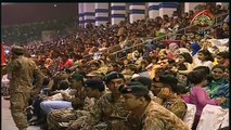 پاکستانی عوام کی جنرل راحیل شریف سے محبت کا اندازہ اس ویڈیو سے لگایا جا سکتا ہے جیسے ہی اسٹیڈیم میں پہنچے، شور گونج اٹھا