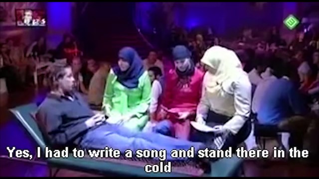 Angry Muslims women Destroyed by Smart and Funny Comedian (english subtitles)