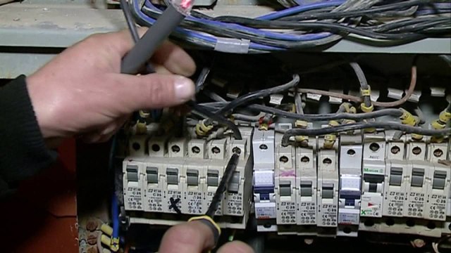 OSHEE, ulen humbjet, rritën arkëtimet - Top Channel Albania - News - Lajme