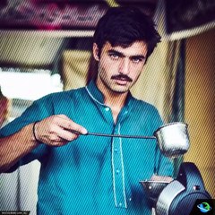 Pakistani tea seller Arshad Khan is now international media