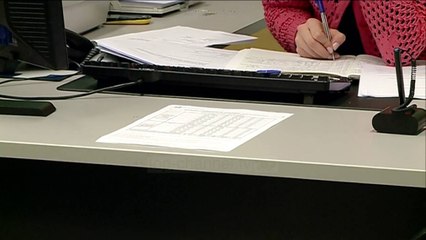 Bankat shtrëngojnë kreditë - Top Channel Albania - News - Lajme