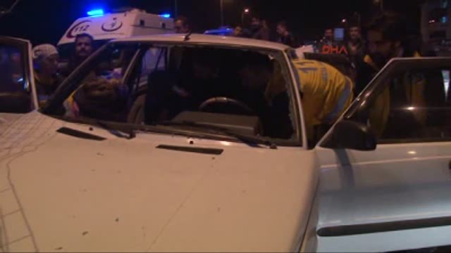 Karabük'te Iki Otomobilin Çarptığı Yaşlı Kadın Öldü 5 Kişi Yaralandı