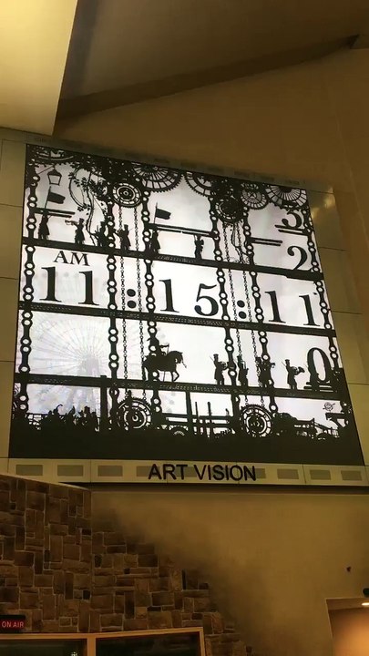 Art Vision clock.