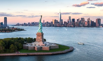 Triangular Shaped UFO Hyperjumps Caught on Cam Over New York City