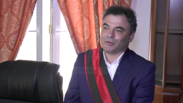 Betohet Muharrem Rama, kryetari i ri i Dibrës - Top Channel Albania - News - Lajme