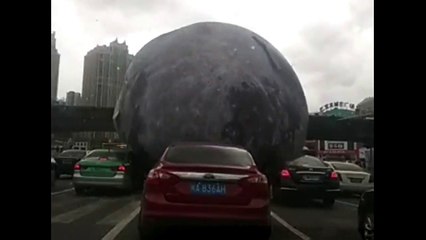 Quand la « lune » sème la panique dans les rues chinoises