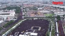 En Thaïlande, 150 000 personnes chantent pour leur roi défunt