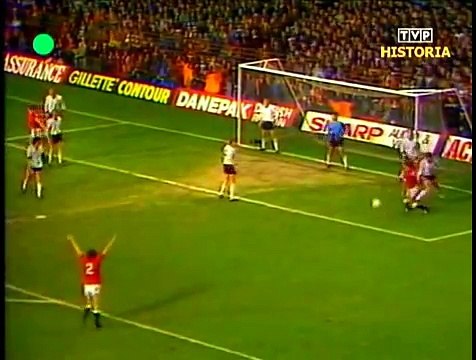 28.11.1984 - 1984-1985 UEFA Cup 3rd Round 1st Leg Manchester United 2-2 Dundee United FC