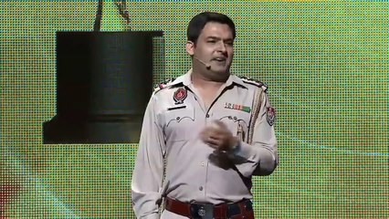 Kapil Sharma Getting Dirty On Stage Awards (2016)