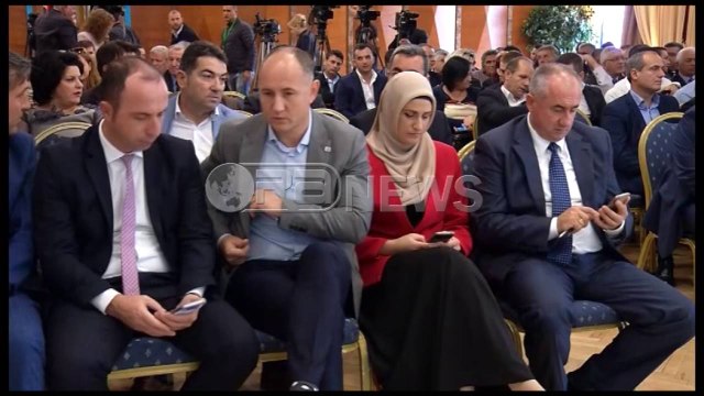 Ora News - Idrizi: Çoni “ligjin e Luftës” në NATO. Kotzias, tigër letre