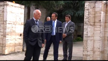 Ora News - Llalla-prokurorëve: Prioritet lufta antikanabis