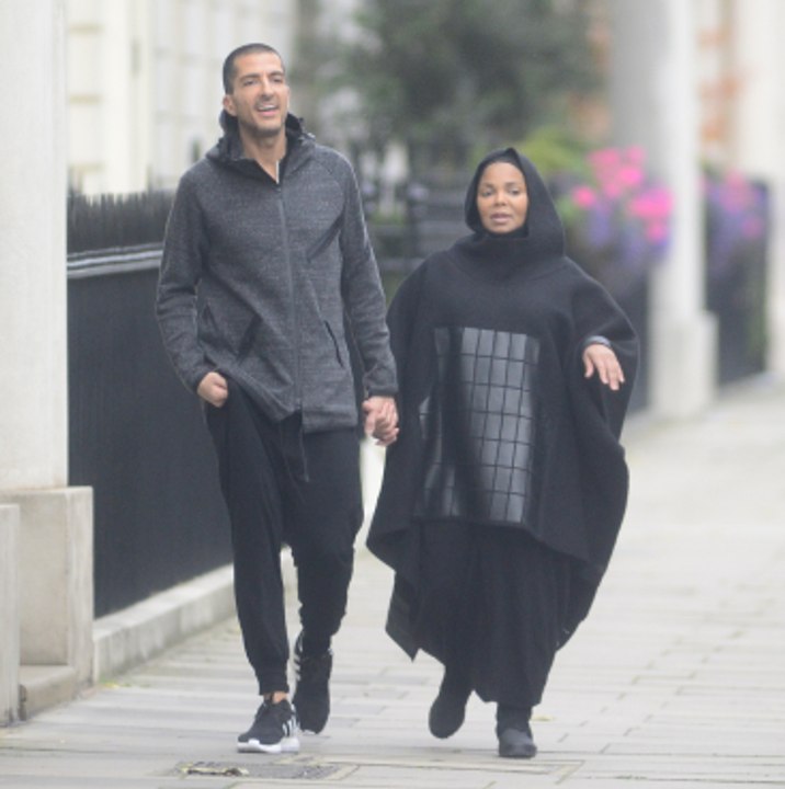 Micheal Jackson'ın Kız Kardeşi Janet Jackson, Tesettüre Girdi