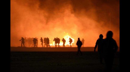 Incidents aux abords de la "jungle" de Calais à la veille de l'évacuation des migrants