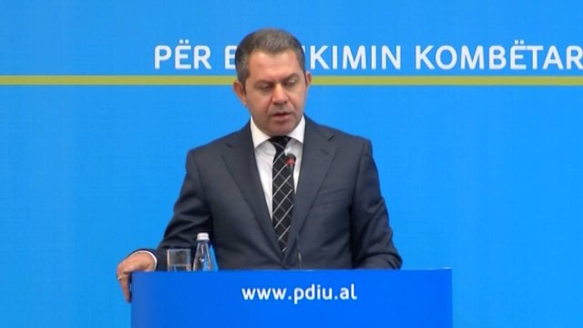 Ora News - Idrizi i përgjigjet Kotzias: Çështja çame sa të ketë jetë, nuk fshiheni dot