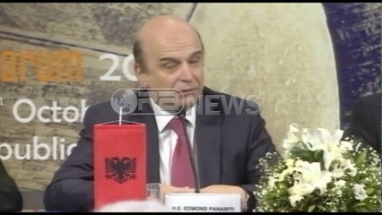 Ora News - Vlahutin: Qeveritë përgjegjëse për sigurinë dhe cilësinë e ushqimit