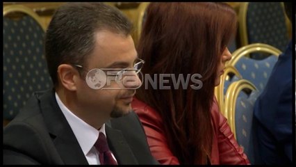 Ora News - Financimi i partive ende mister. PS kundër PD për financim vetëm nga shteti