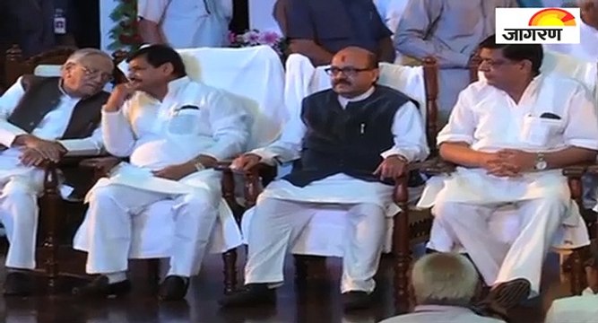 मुलायम की अखिलेश को कड़ी फटकार, तुम्हारी हैसियत क्या है?