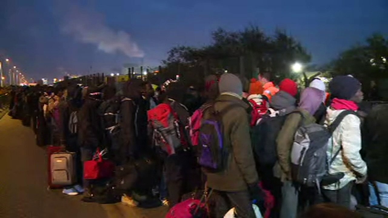 Calais: début de l'évacuation de la "Jungle"