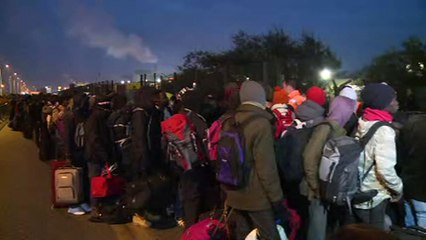Calais: début de l'évacuation de la "Jungle"