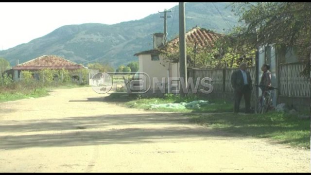 Ora News - Maliq, maskat hyjnë në një banesë, dhunojnë 60-vjeçarin dhe i marrin lekët