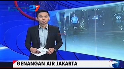 Mobil Mewah Terjebak Genangan Air di Menteng