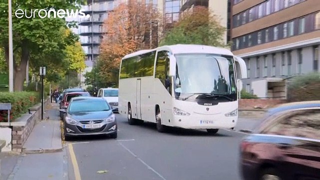 Francia critica al Reino Unido por sus reticencias a acoger a menores migrantes tras el desmantelamiento del campamento de Calais.