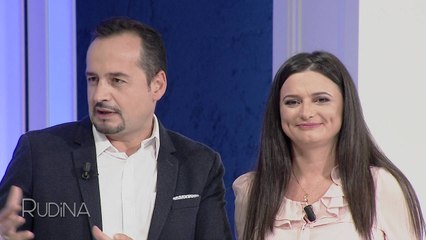 Télécharger la video: Rudina - Akil Pano, jeta ndryshe e nje pastori! (19 tetor 2016)