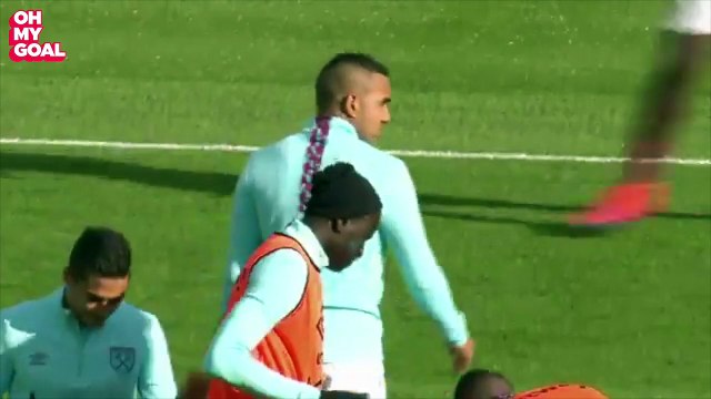 Dimitri Payet Juggles With His Chewing Gum