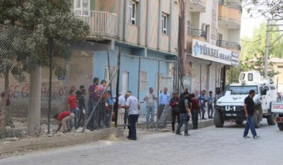 Nusaybin'de Yasaklı Bölgelere Çekilen Telörgülerin Bir Kısmı Kaldırıldı