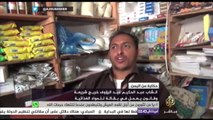 حكاية - شاب يمني خريج شريعة وقانون يعمل في بقالة للمواد الغذائية