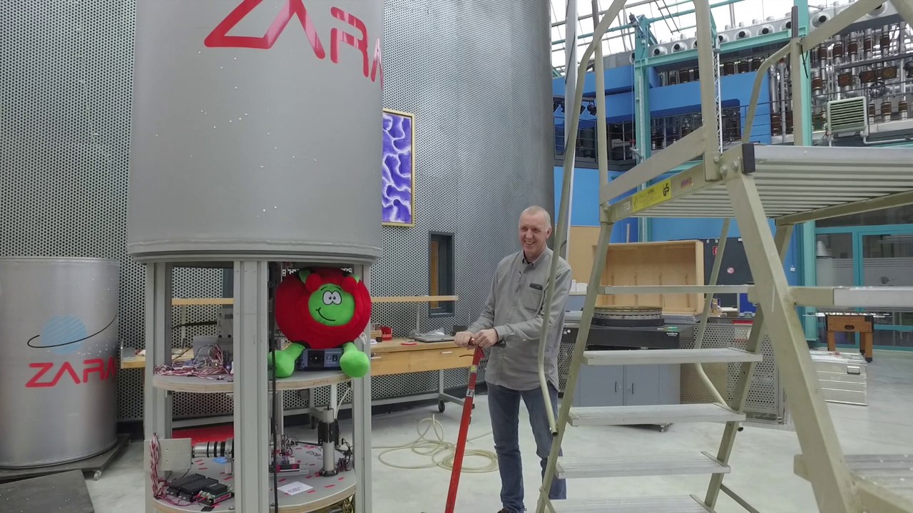 Paxi at the Drop Your Thesis Campaign