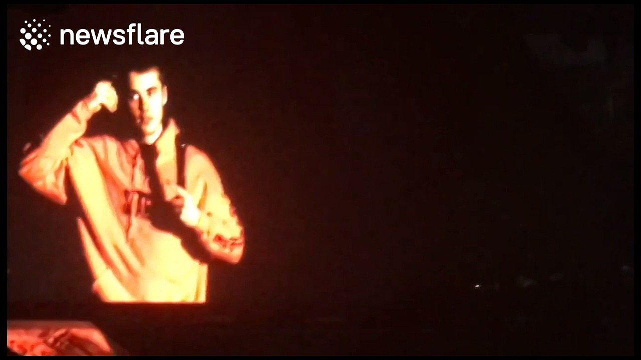 Justin Bieber drops mic and storms off stage at Manchester show